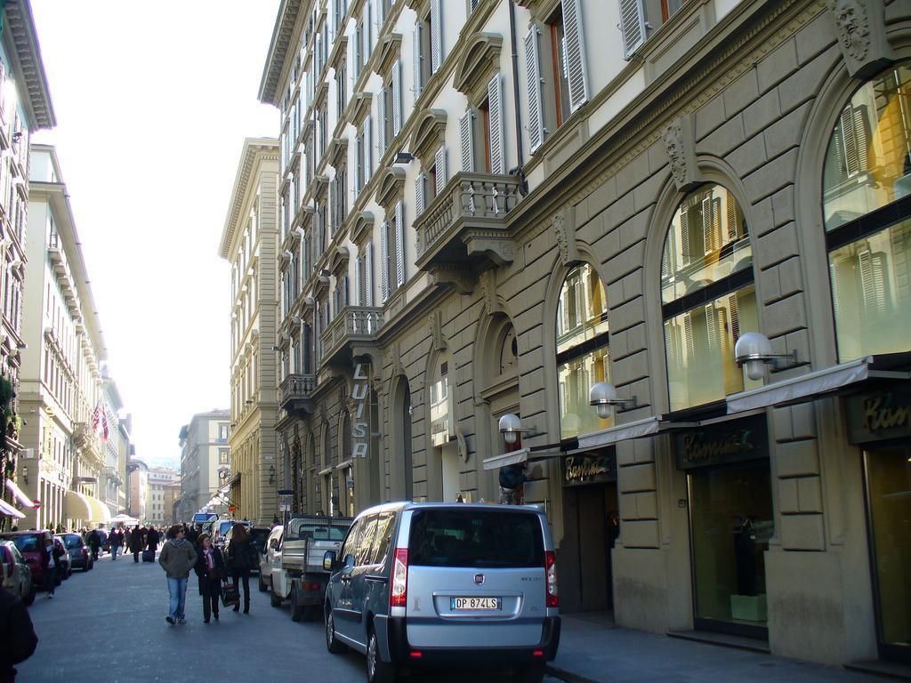 Viale Del Colosseo — Photos 3